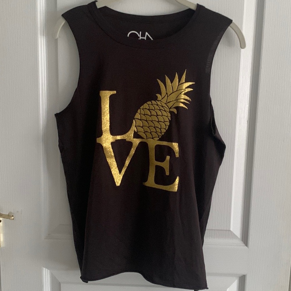 NWT Chaser LOVE tank
